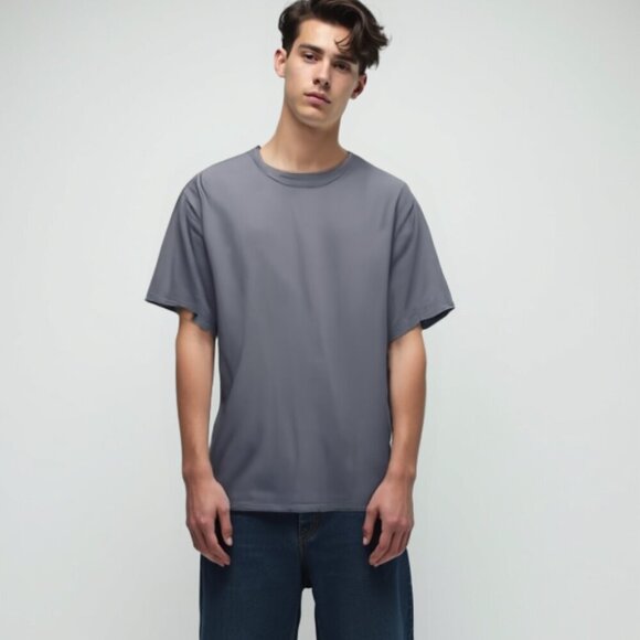 ❤️Uniqlo Men's Gray T-Shirt XL - Picture 1 of 9
